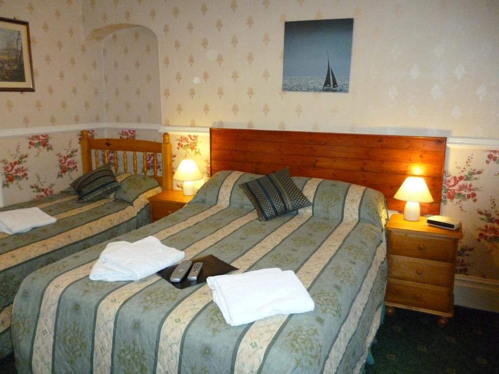 Weybourne Guest House Тенби Номер фото