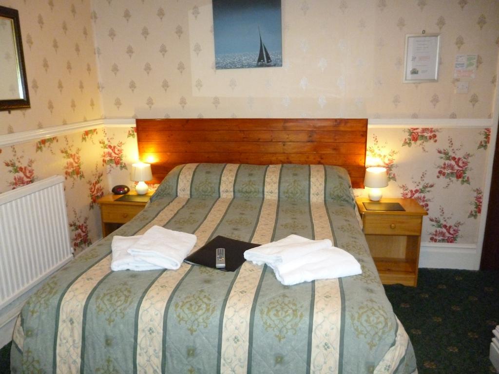 Weybourne Guest House Тенби Номер фото